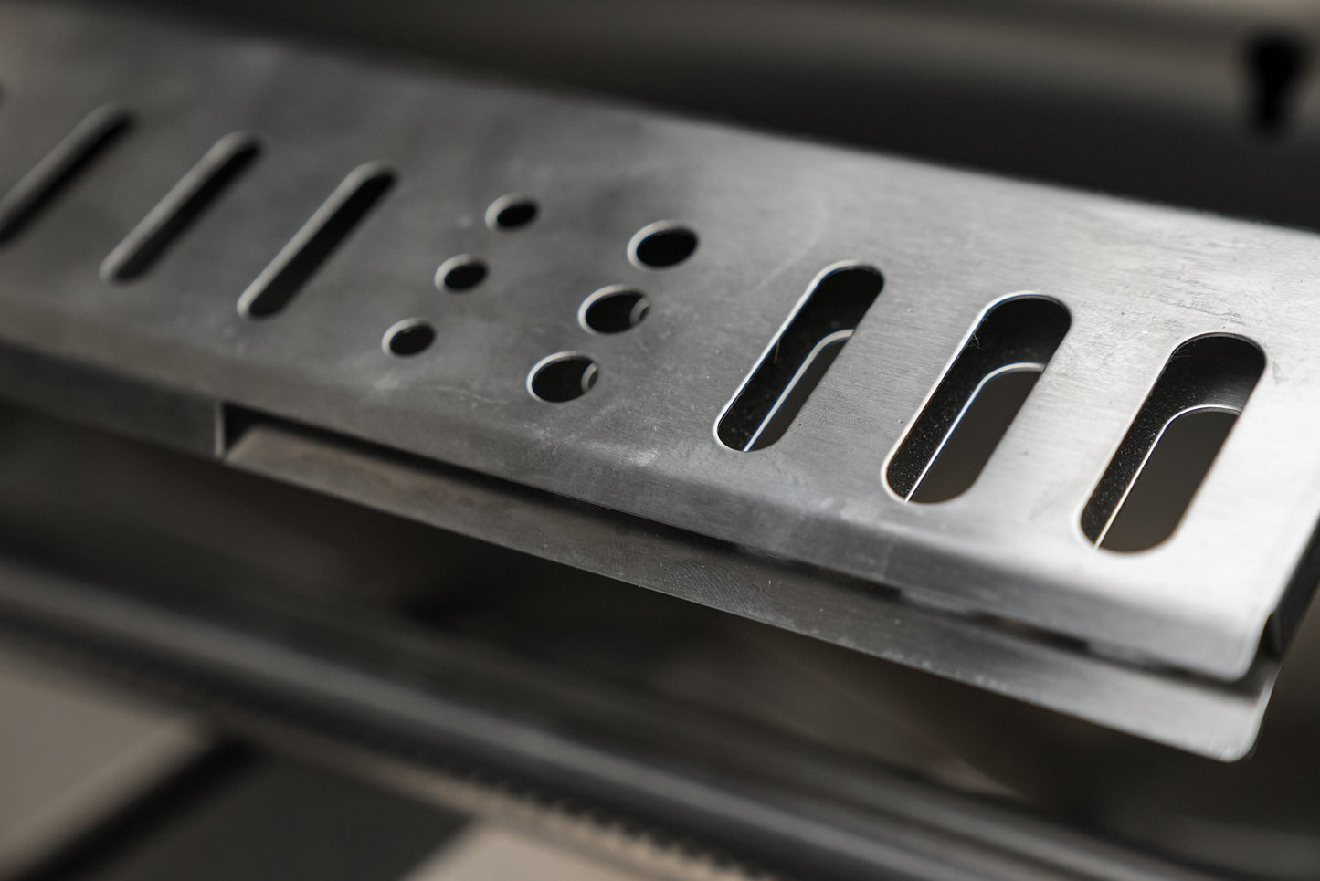 Mont Alpi 400 Deluxe BBQ Grill Island with Beverage Center, Kegerator, Extra Storage & Fridge - MAi400-DKEGBEVFCXL